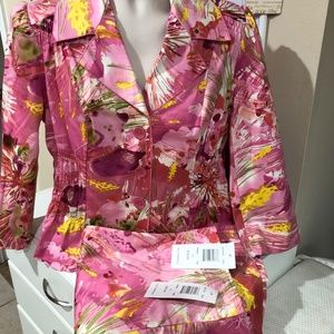 2 piece Suit by Sunny Leigh.Perfect Condition